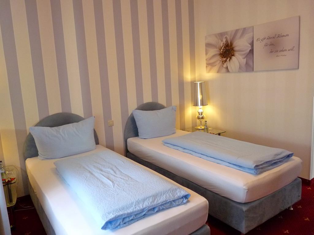 Hotel Geissler Stuttgart Room photo